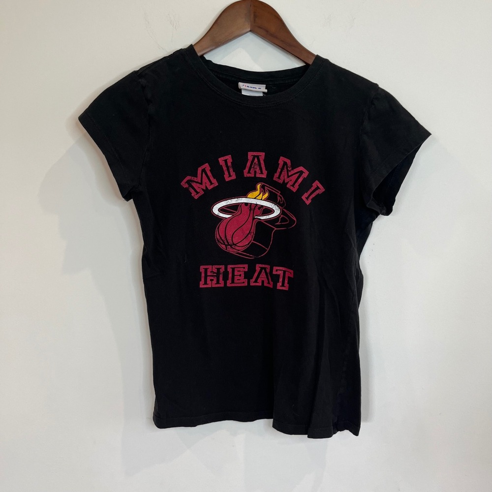 NBA Miami Heat Graphic T-Shirt Black Cotton Short Sleeve Top Womens Medium - 122